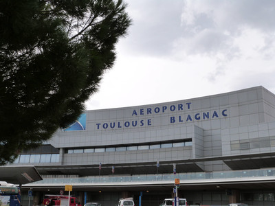 Une famille afghane libérée après 10 jours de détention dans l’aéroport de Toulouse – Blagnac © DR