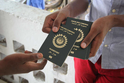  Un passeport comorien permet d’accéder à 52 pays sans visa. Crédits : YOUSSOUF IBRAHIM / AFP 