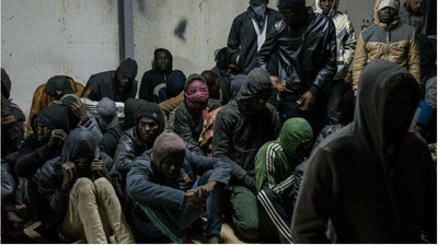 © Ansa | Plus de 350 migrants interceptés par les garde-côtes libyens dans un centre de détention en Libye, en janvier 2018.
