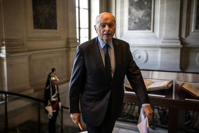 Le Défenseur des droits Jacques Toubon, le 6 septembre 2019 à Paris ( AFP / Christophe ARCHAMBAULT )