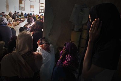 Dans le centre de détention pour migrantes de Sourman, le 20 juillet. Un convoi de 80 femmes et 10 enfants a été enlevé par une milice de passeurs. Crédits : SAMUEL GRATACAP POUR LE MONDE