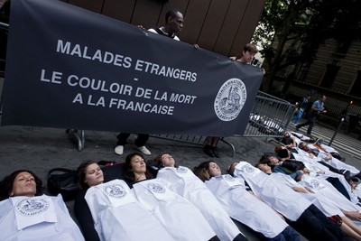 Malades étrangers - Le couloir de la mor à la française