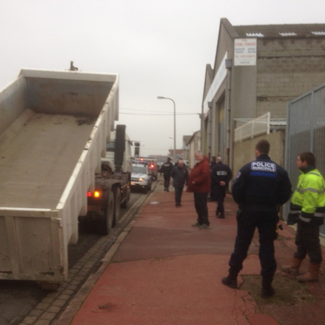 A Calais la mairie empeche les migrants de se laver
